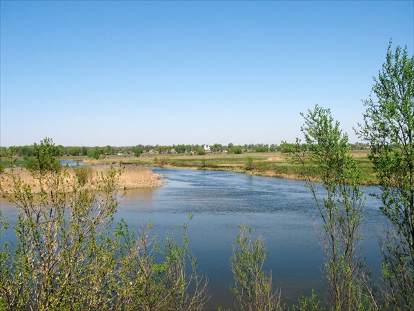 Место впадения реки Вабля (слева) в реку Судость (справа).